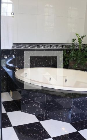 Casa à venda com 320m², 4 quartos e 4 vagasSuite Quarto 1