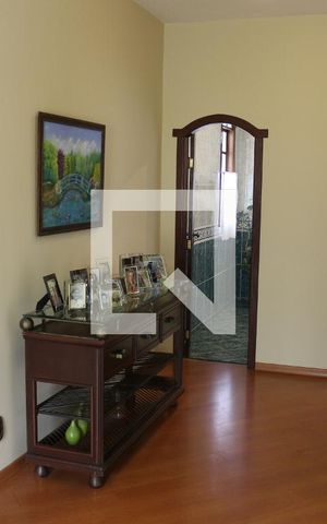 Casa à venda com 320m², 4 quartos e 4 vagasCorredor