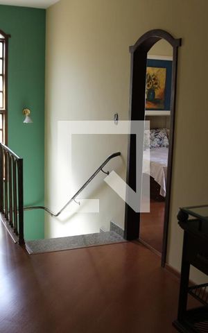 Casa à venda com 320m², 4 quartos e 4 vagasCorredor