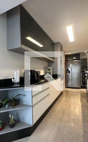 Apartamento para alugar com 171m², 3 quartos e 3 vagasCozinha