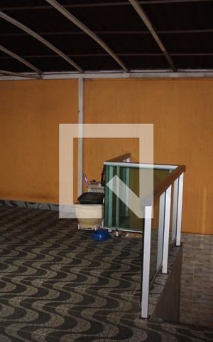 Casa para alugar com 60m², 4 quartos e 1 vagaQuintal