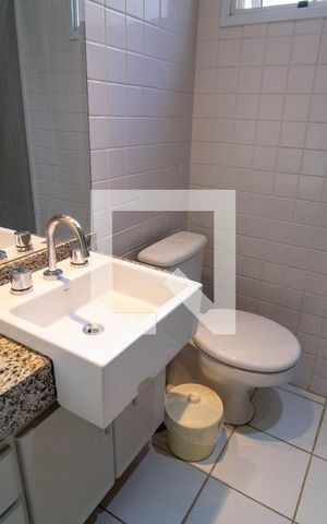 Apartamento à venda com 70m², 2 quartos e 2 vagas Apartamento à venda com 70m², 2 quartos e 2 vagasBanheiro da Suíte