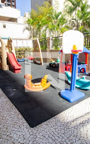Apartamento à venda com 70m², 2 quartos e 2 vagas Apartamento à venda com 70m², 2 quartos e 2 vagasÁrea comum - Playground