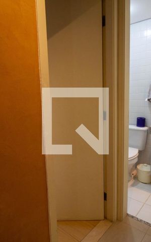 Apartamento à venda com 70m², 2 quartos e 2 vagas Apartamento à venda com 70m², 2 quartos e 2 vagasBanheiro