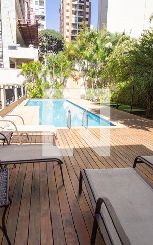 Apartamento à venda com 70m², 2 quartos e 2 vagas Apartamento à venda com 70m², 2 quartos e 2 vagasÁrea comum - Piscina