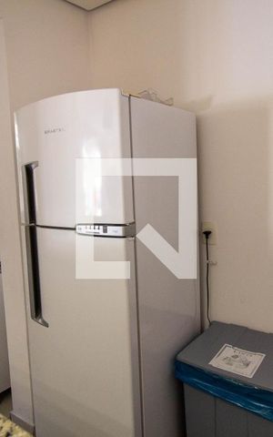 Apartamento à venda com 70m², 2 quartos e 2 vagas Apartamento à venda com 70m², 2 quartos e 2 vagasÁrea Comum - Salão de Festas - Copa