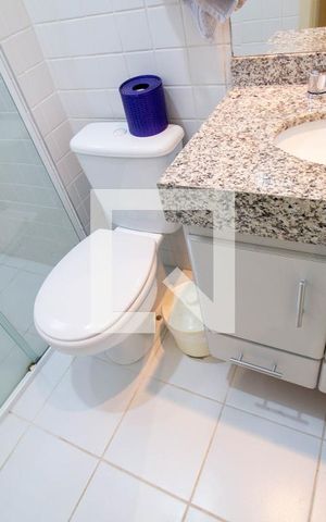 Apartamento à venda com 70m², 2 quartos e 2 vagas Apartamento à venda com 70m², 2 quartos e 2 vagasBanheiro
