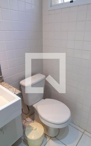 Apartamento à venda com 70m², 2 quartos e 2 vagas Apartamento à venda com 70m², 2 quartos e 2 vagasBanheiro da Suíte