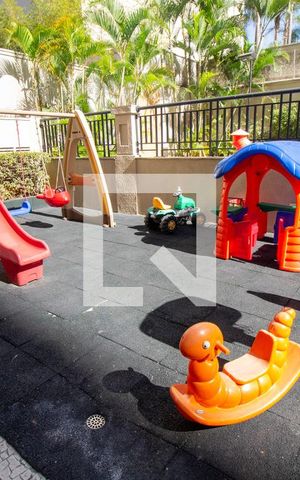Apartamento à venda com 70m², 2 quartos e 2 vagas Apartamento à venda com 70m², 2 quartos e 2 vagasÁrea comum - Playground