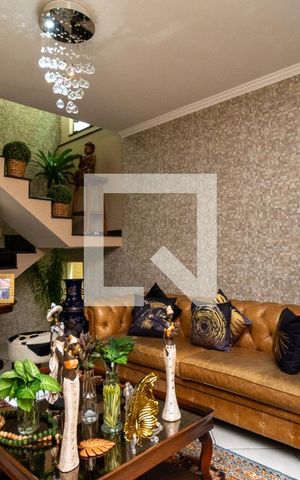 Casa para alugar com 280m², 4 quartos e 2 vagas Casa para alugar com 280m², 4 quartos e 2 vagasSala