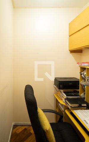Casa à venda com 200m², 3 quartos e 4 vagas Casa à venda com 200m², 3 quartos e 4 vagasEscritório - Suíte 1