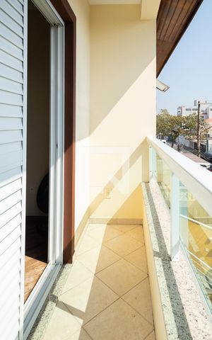 Casa à venda com 200m², 3 quartos e 4 vagas Casa à venda com 200m², 3 quartos e 4 vagasSacada - Suíte 3