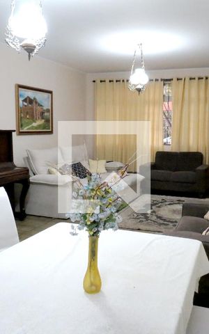 Casa à venda com 302m², 5 quartos e 4 vagasSala