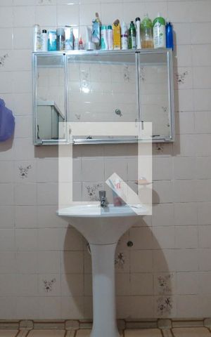 Casa à venda com 302m², 5 quartos e 4 vagasBanheiro Quarto 5
