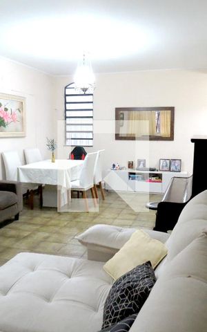 Casa à venda com 302m², 5 quartos e 4 vagasSala
