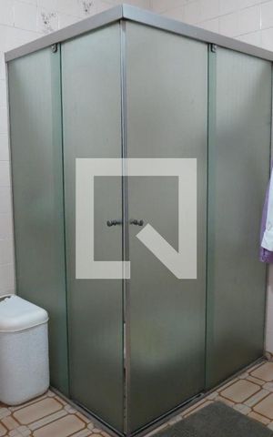 Casa à venda com 302m², 5 quartos e 4 vagasBanheiro Quarto 5