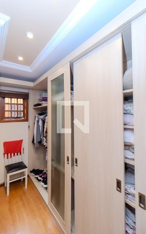 Casa à venda com 500m², 5 quartos e 8 vagasCloset da suíte 1