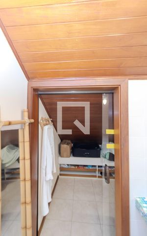 Casa à venda com 500m², 5 quartos e 8 vagasQuarto Suíte 2-Closet