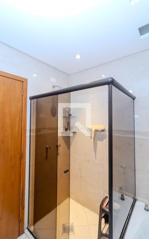 Casa à venda com 500m², 5 quartos e 8 vagasBanheiro da Suíte 1