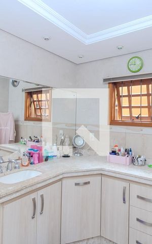 Casa à venda com 500m², 5 quartos e 8 vagasBanheiro da Suíte 1