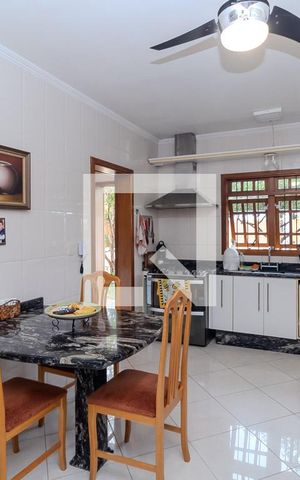 Casa à venda com 500m², 5 quartos e 8 vagasCozinha