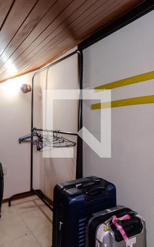 Casa à venda com 500m², 5 quartos e 8 vagasQuarto Suíte 2-Closet