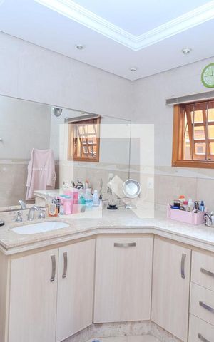 Casa à venda com 500m², 5 quartos e 8 vagasBanheiro da Suíte 1