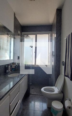 Apartamento à venda com 411m², 3 quartos e 3 vagas Apartamento à venda com 411m², 3 quartos e 3 vagasBanheiro 2