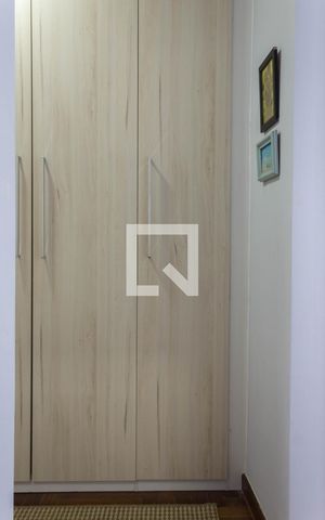 Casa à venda com 236m², 4 quartos e 2 vagas Casa à venda com 236m², 4 quartos e 2 vagasCloset da Suíte 1