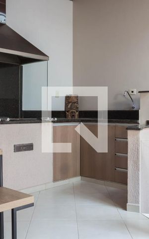 Casa à venda com 236m², 4 quartos e 2 vagas Casa à venda com 236m², 4 quartos e 2 vagasÁrea comum