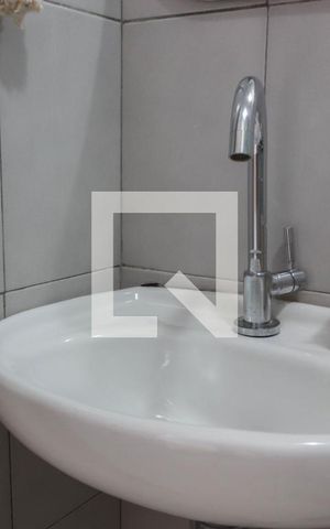 Casa à venda com 236m², 4 quartos e 2 vagas Casa à venda com 236m², 4 quartos e 2 vagasBanheiro de Serviço