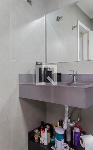 Casa à venda com 236m², 4 quartos e 2 vagas Casa à venda com 236m², 4 quartos e 2 vagasBanheiro da Suíte 1