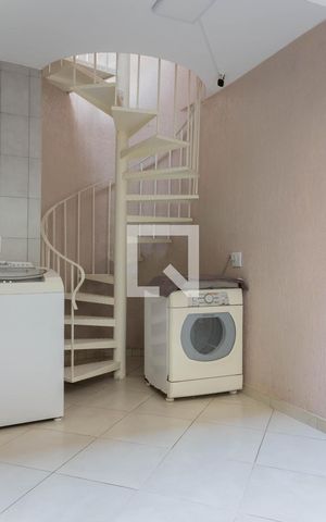 Casa à venda com 236m², 4 quartos e 2 vagas Casa à venda com 236m², 4 quartos e 2 vagasÁrea de Serviço