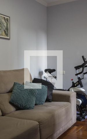 Casa à venda com 236m², 4 quartos e 2 vagas Casa à venda com 236m², 4 quartos e 2 vagasQuarto 3