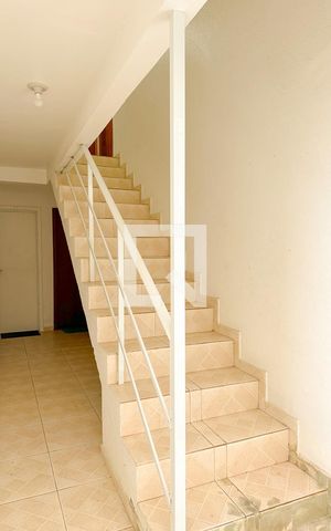 Apartamento para alugar com 65m², 2 quartos e 1 vagaEscada