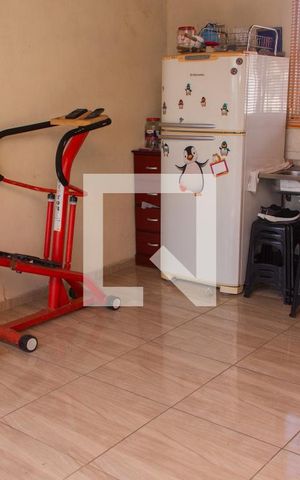 Casa à venda com 180m², 2 quartos e 2 vagasQuintal (área de churrasqueira) - Interno