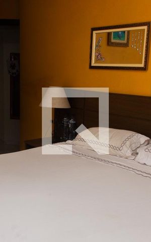 Casa à venda com 180m², 2 quartos e 2 vagasQuarto 2 (suíte)