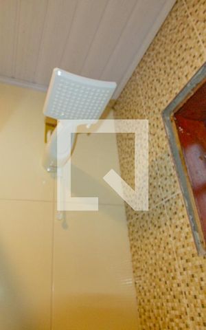 Casa à venda com 79m², 2 quartos e 1 vaga Casa à venda com 79m², 2 quartos e 1 vagaBanheiro Social