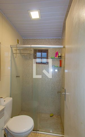 Casa à venda com 79m², 2 quartos e 1 vaga Casa à venda com 79m², 2 quartos e 1 vagaBanheiro Social