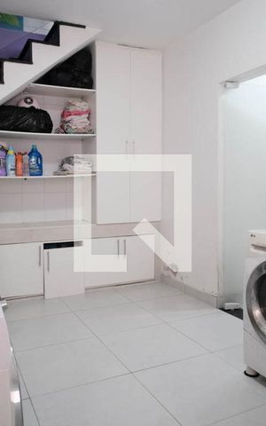 Casa à venda com 200m², 3 quartos e 3 vagasÁrea de Serviço