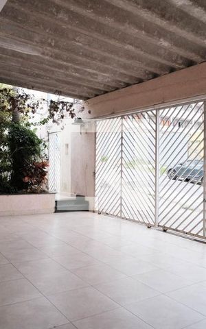 Casa à venda com 200m², 3 quartos e 3 vagasGaragem