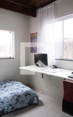 Casa à venda com 200m², 3 quartos e 3 vagasQuarto de Serviço