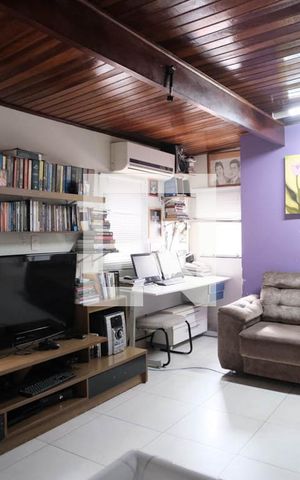 Casa à venda com 200m², 3 quartos e 3 vagasSala
