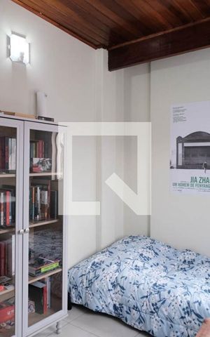 Casa à venda com 200m², 3 quartos e 3 vagasQuarto de Serviço