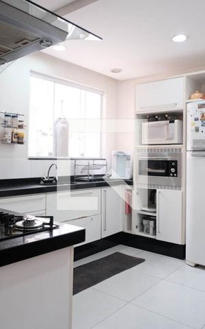 Casa à venda com 200m², 3 quartos e 3 vagasCozinha