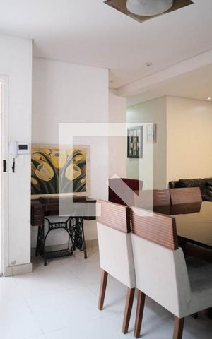 Casa à venda com 200m², 3 quartos e 3 vagasSala
