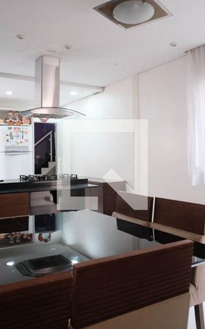 Casa à venda com 200m², 3 quartos e 3 vagasSala