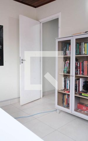 Casa à venda com 200m², 3 quartos e 3 vagasQuarto de Serviço