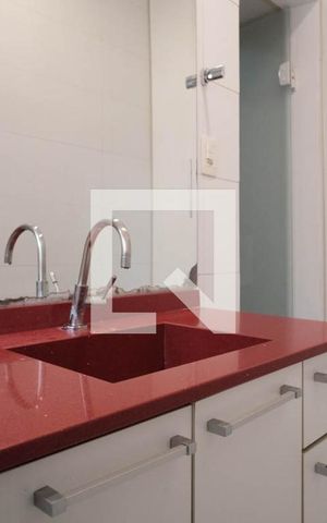 Casa à venda com 200m², 3 quartos e 3 vagasBanheiro da Suíte 