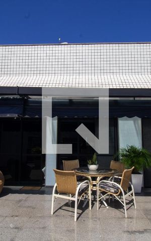 Apartamento à venda com 189m², 4 quartos e 3 vagasVaranda